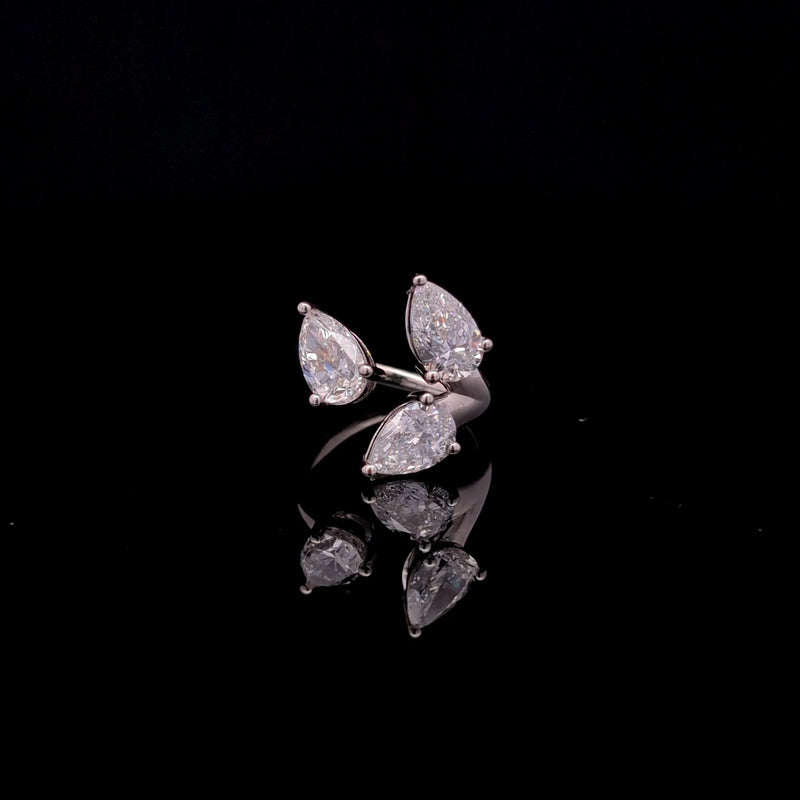 3 STONE RING 14KW F VS1 CVD DIA 3.94CTS