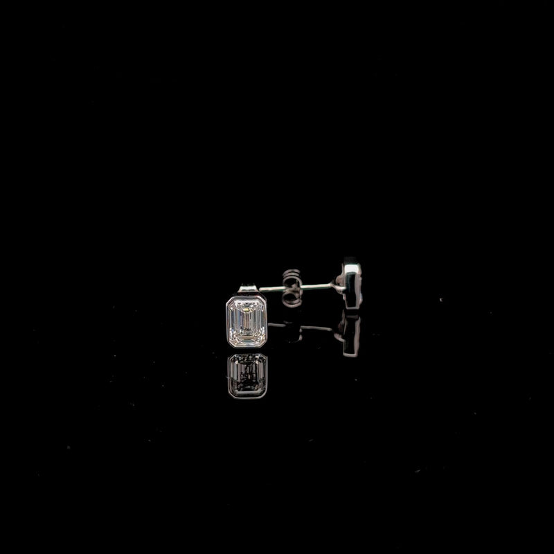 STUD EARRING 14KW EF VS1 HPHT DIA 2.02CTS